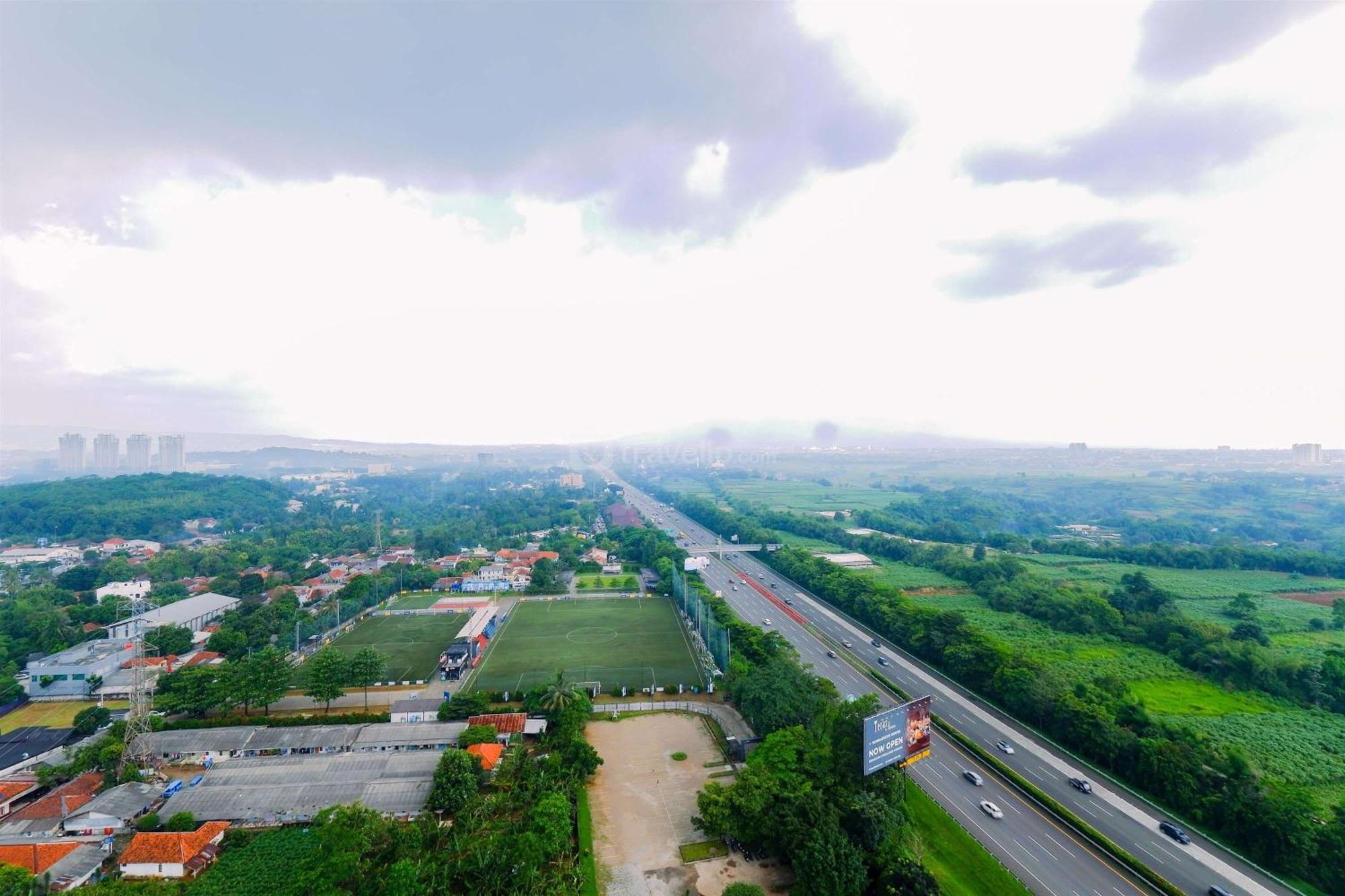 Apartemen Homey And At Royal Sentul Park By Travelio Bogor